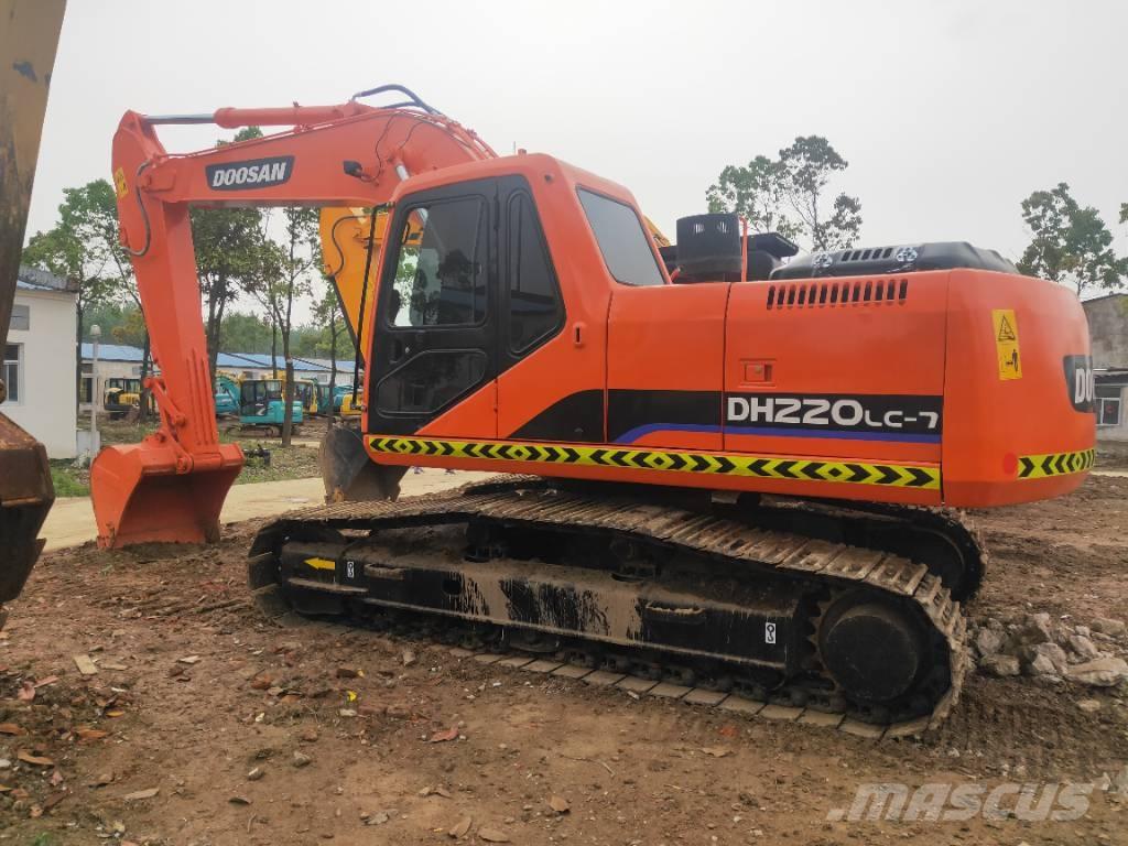 Doosan DH220LC-7 Roomikekskavaatorid