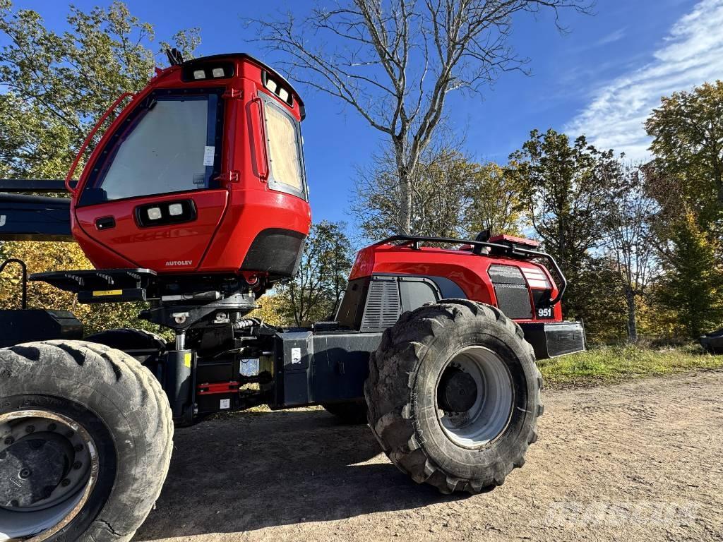 Komatsu 951 Harvesterid