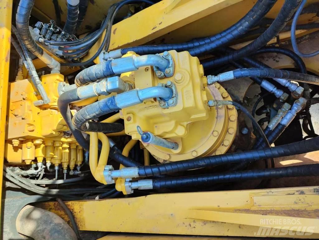 Komatsu PC 450 LC-8 Roomikekskavaatorid