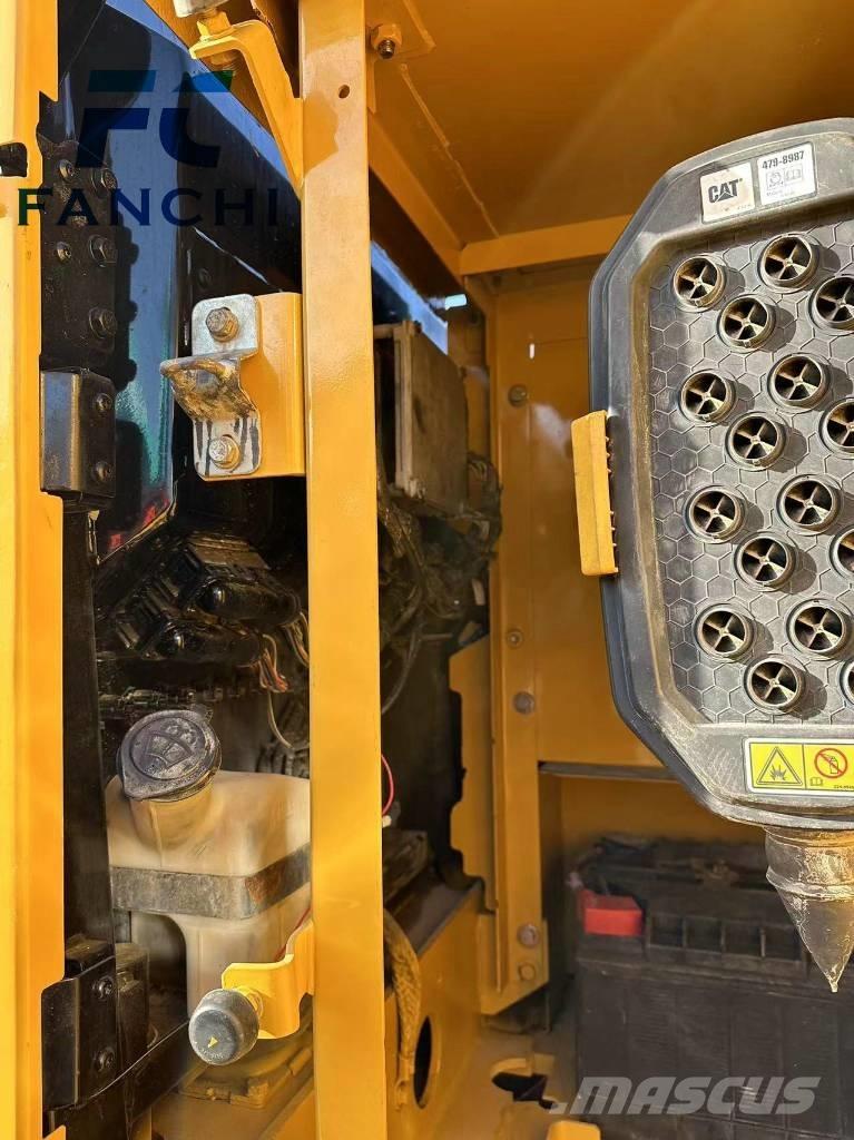 CAT 320 GC Roomikekskavaatorid