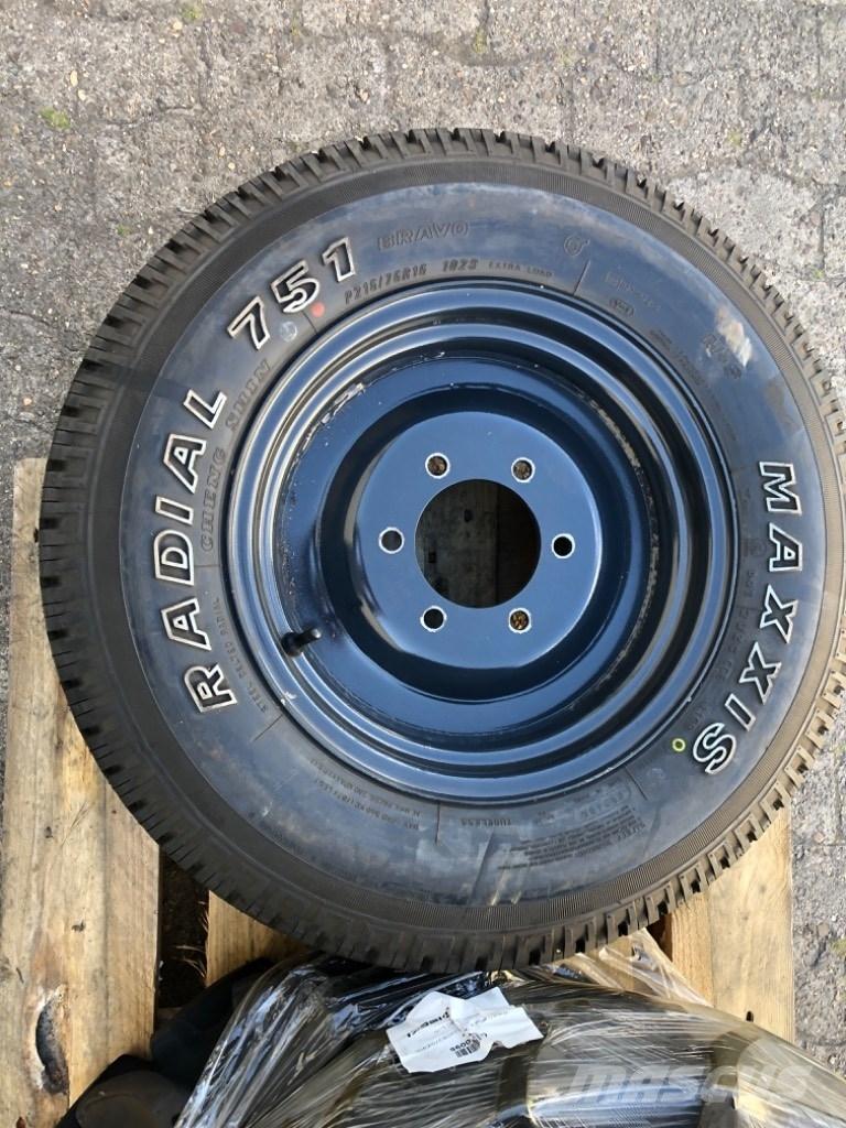  Radial 751 Kompakttraktorid