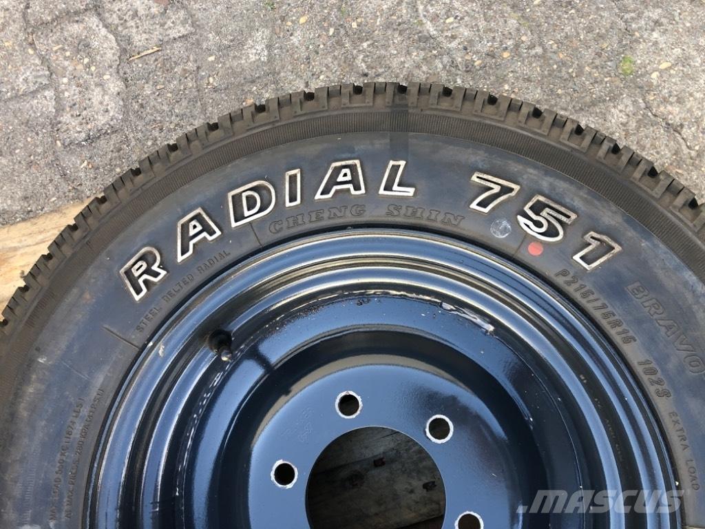  Radial 751 Kompakttraktorid