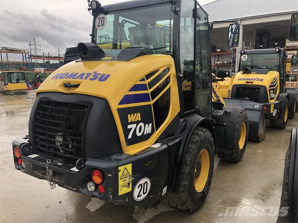 Komatsu WA70M-8 Väikelaadurid