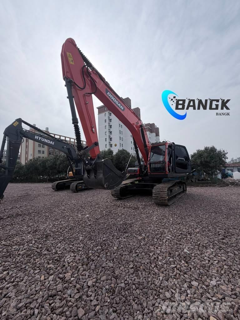 Doosan DX 300 LC Roomikekskavaatorid
