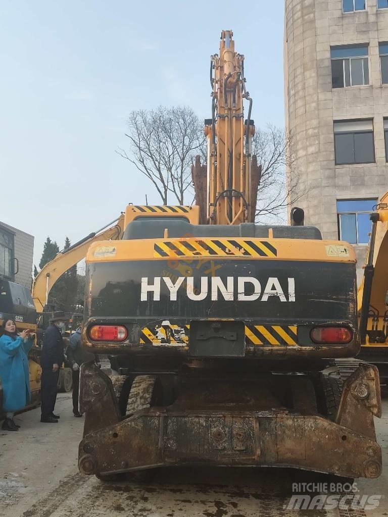 Hyundai 210W-9 Ratasekskavaatorid
