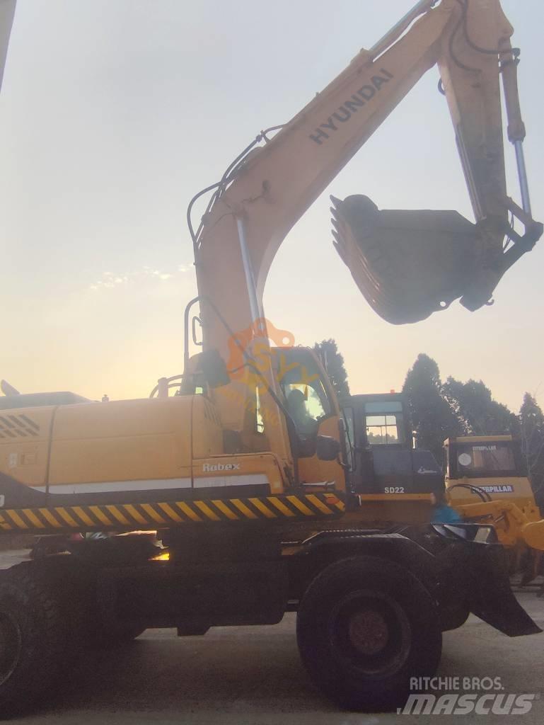 Hyundai 210W-9 Ratasekskavaatorid