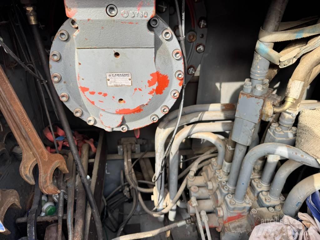 Hitachi KH300-3 PD Roomikkraanad