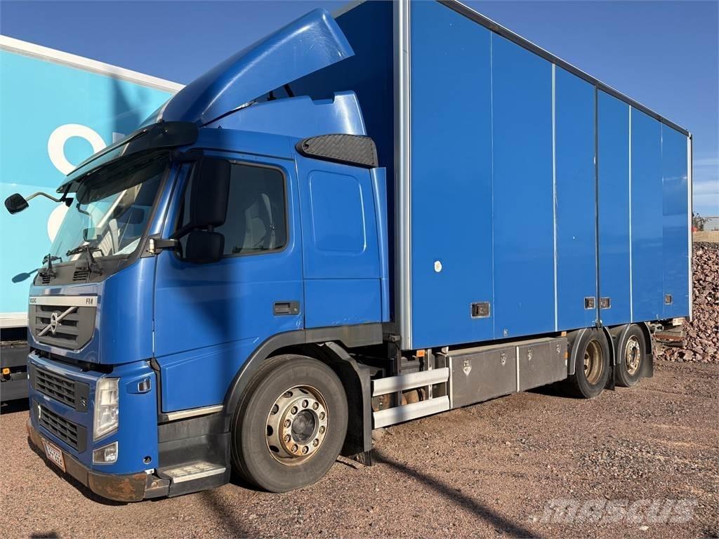 Volvo FM330 6x2 Furgoonautod