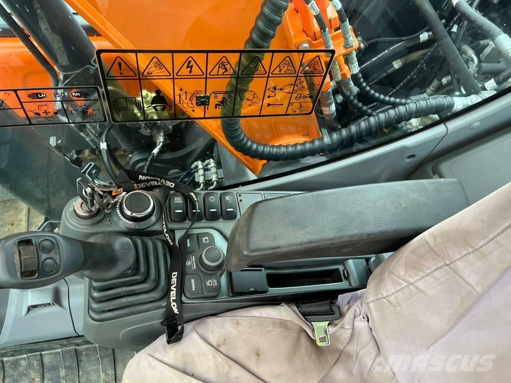 Doosan DX 140 LC Roomikekskavaatorid