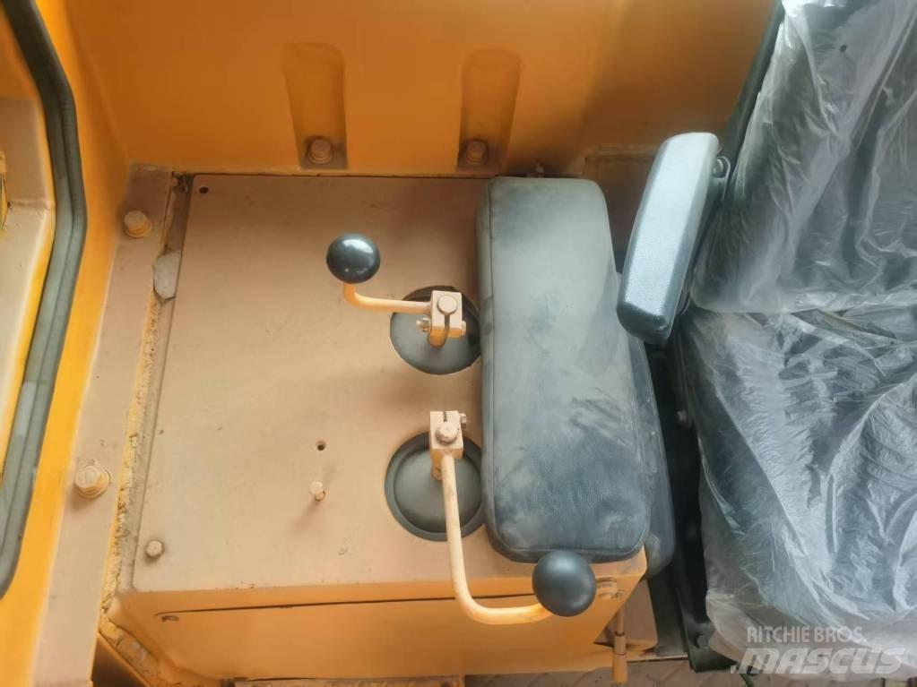 CAT D 7 G Buldooserid
