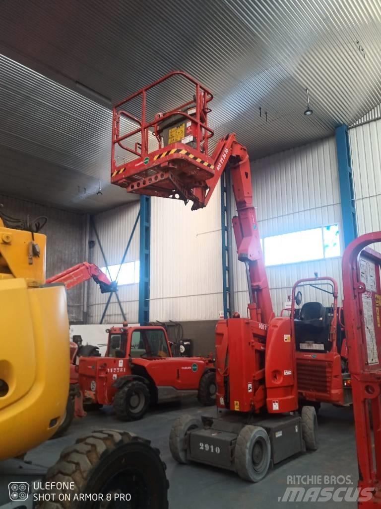 JLG E 300 AJP Iseliikuvad poomtõstukid