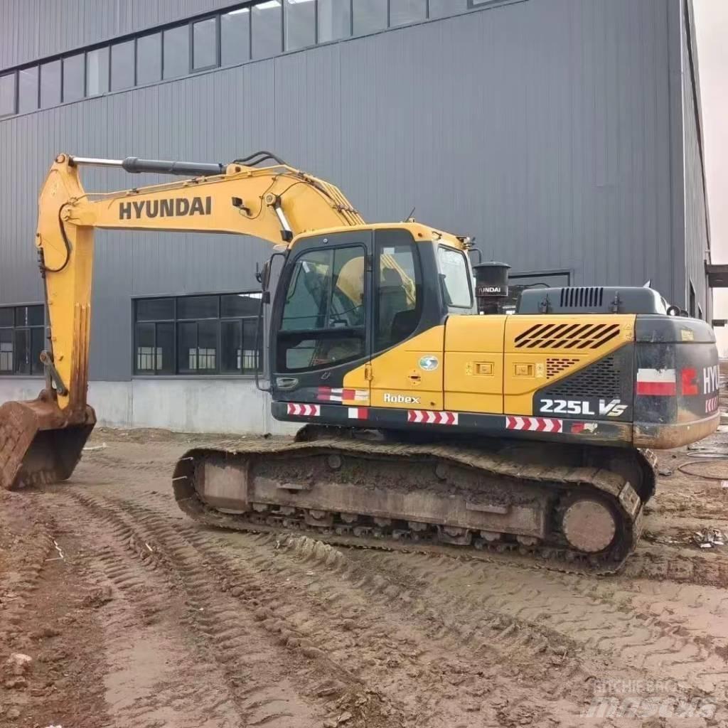 Hyundai R225LVS Ratasekskavaatorid