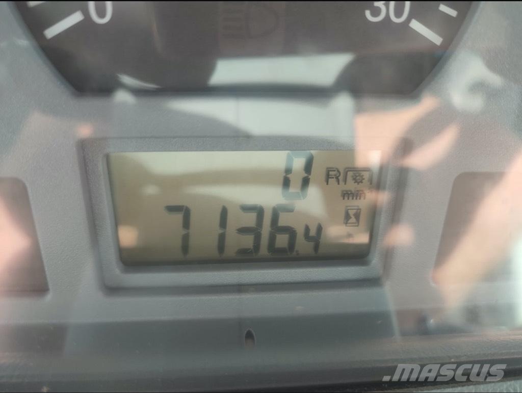 Valtra N 101 Traktorid