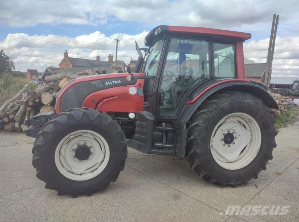 Valtra N 101 Traktorid