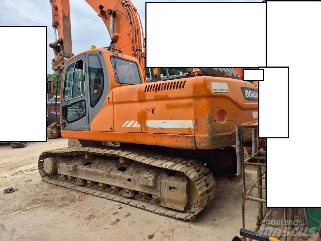 Doosan DX 220 LC-9 Väikeekskavaatorid 7t-12t