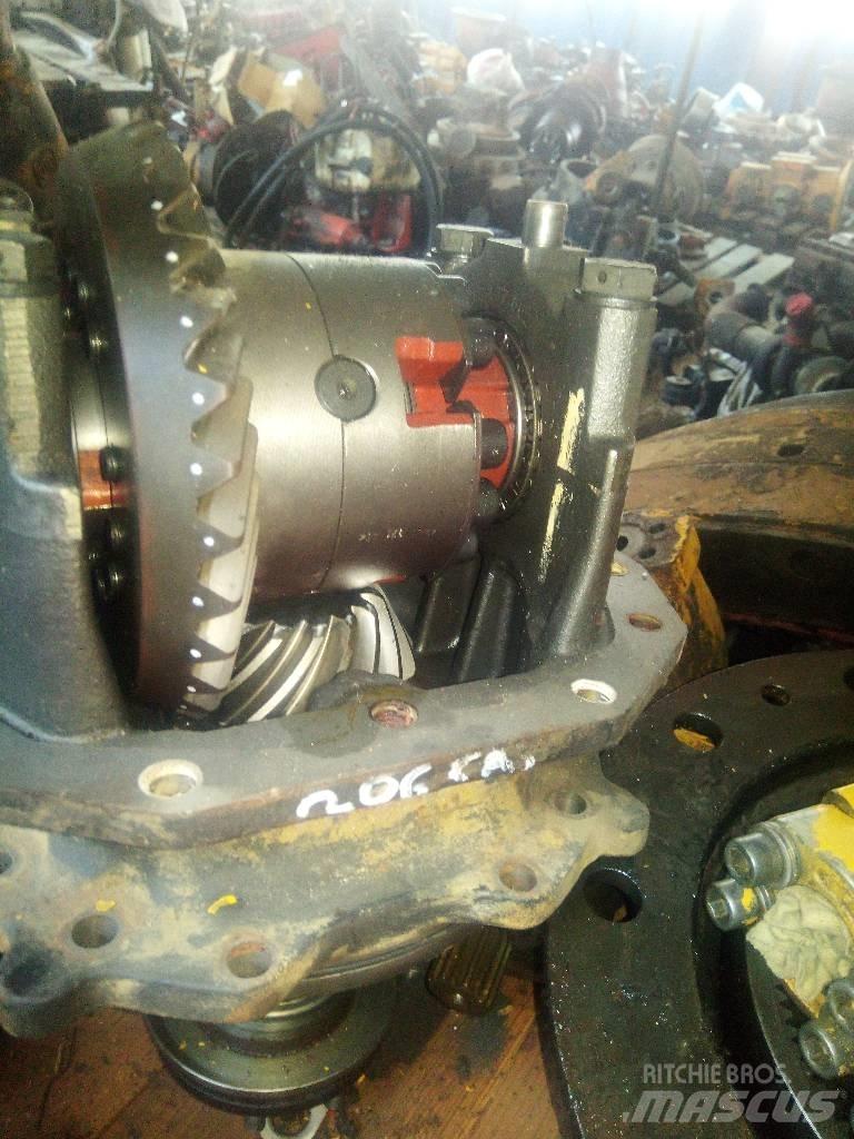 CAT 206 B Sillad