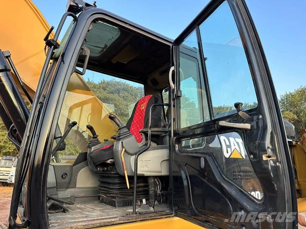 CAT 330 D2L Roomikekskavaatorid