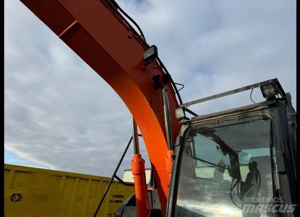 Hitachi 130 LCN Roomikekskavaatorid