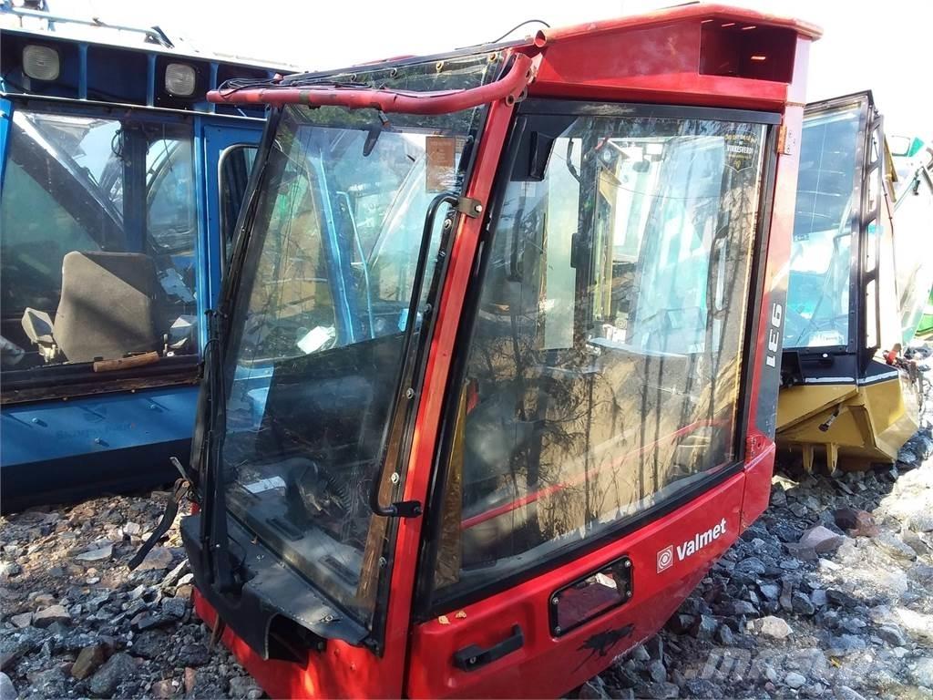 Valmet 931 Kabiinid