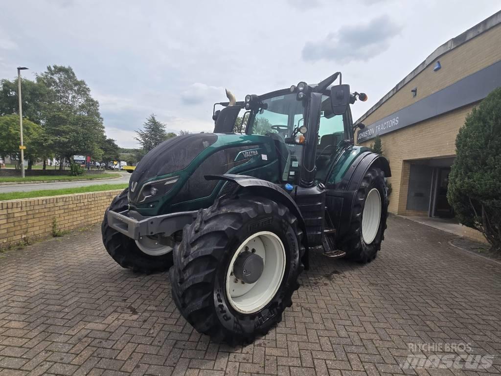 Valtra T 174 Traktorid