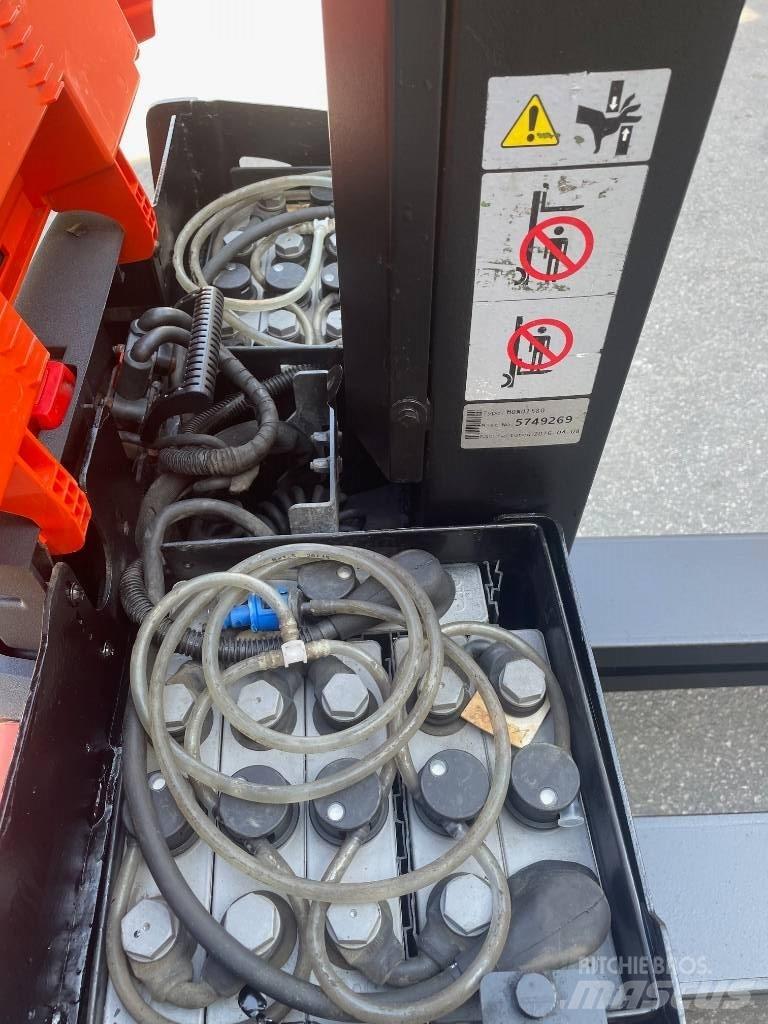 BT SWE080L Järelkäidavad virnastajad