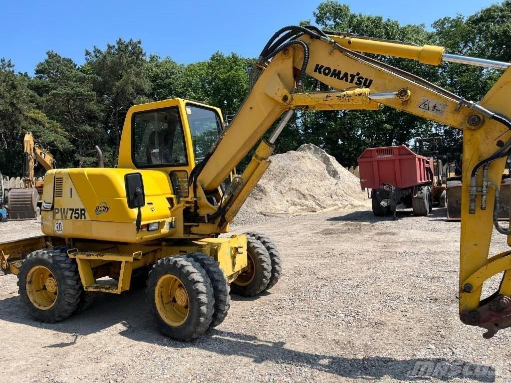 Komatsu PW 75 R Ratasekskavaatorid