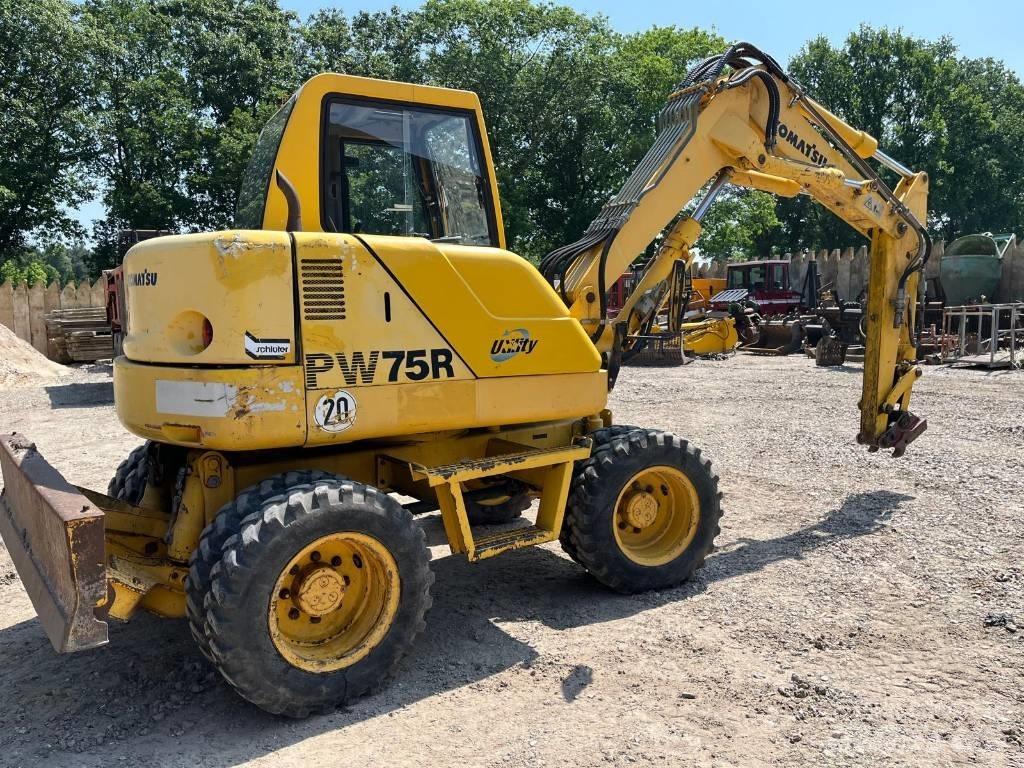 Komatsu PW 75 R Ratasekskavaatorid