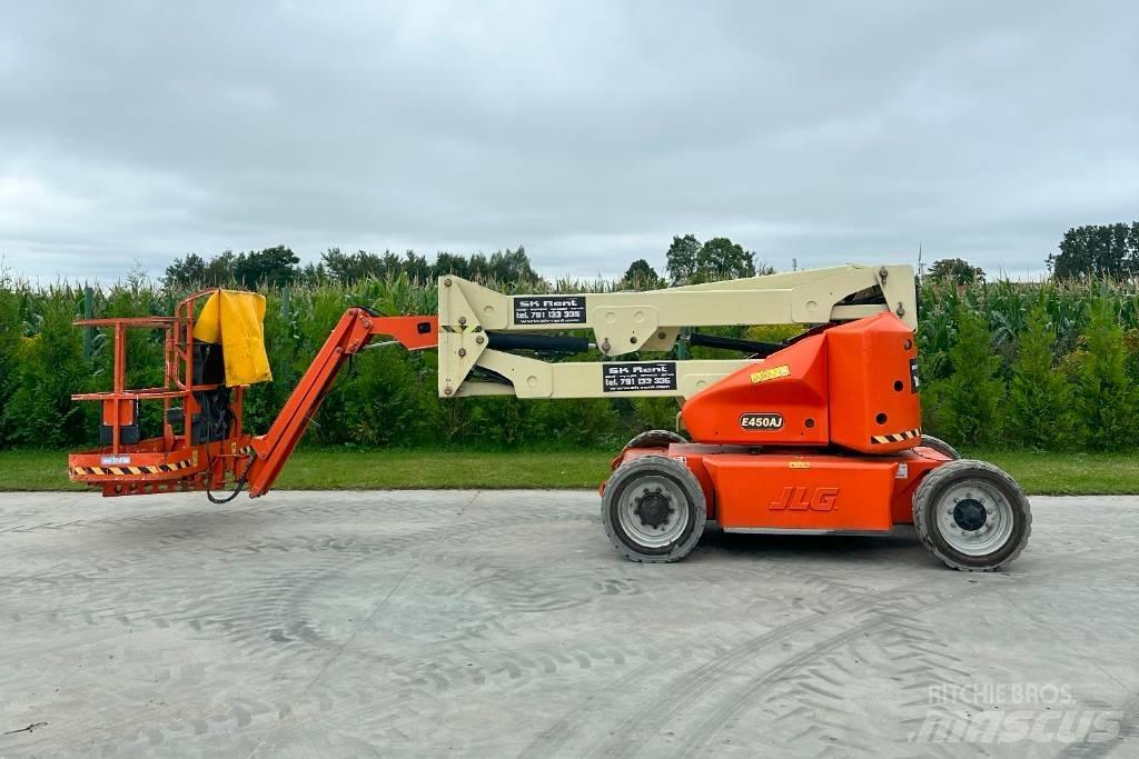 JLG E 450 AJ Iseliikuvad poomtõstukid