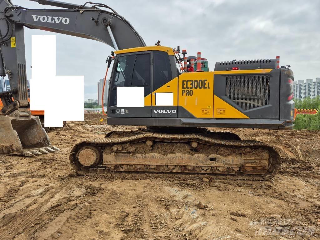 Volvo EC 300 EL Roomikekskavaatorid