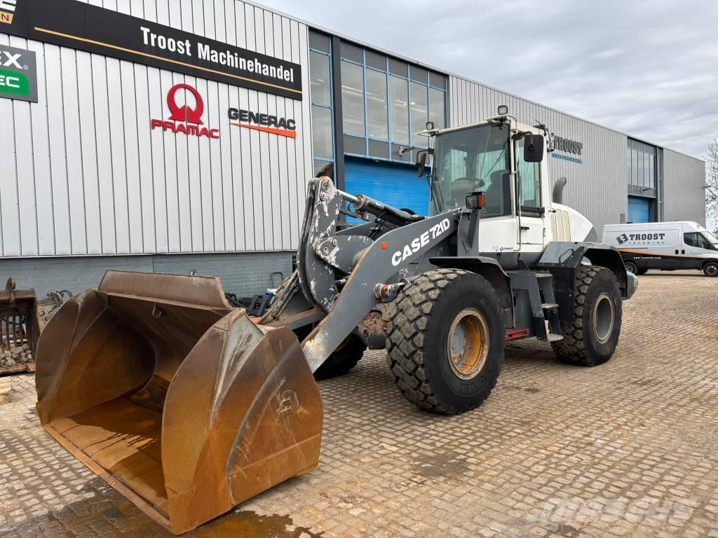 CASE 721 D Rataslaadurid