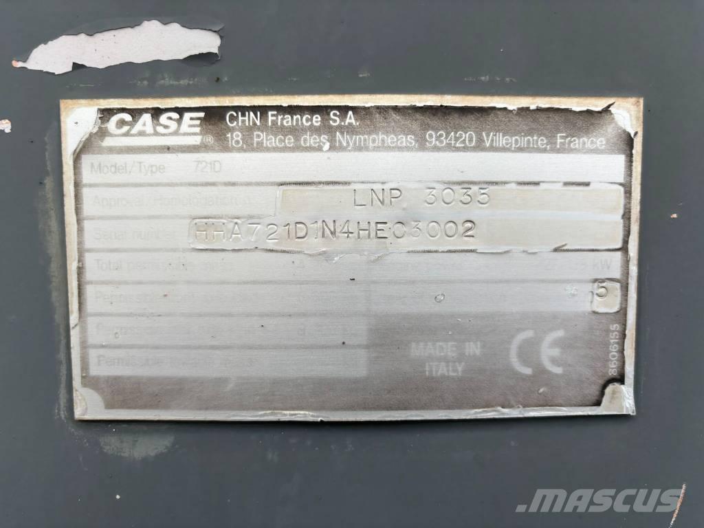 CASE 721 D Rataslaadurid