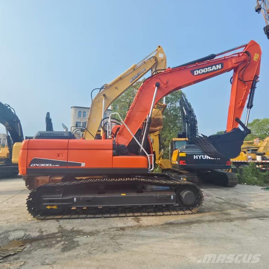 Doosan DX 300 LC Roomikekskavaatorid