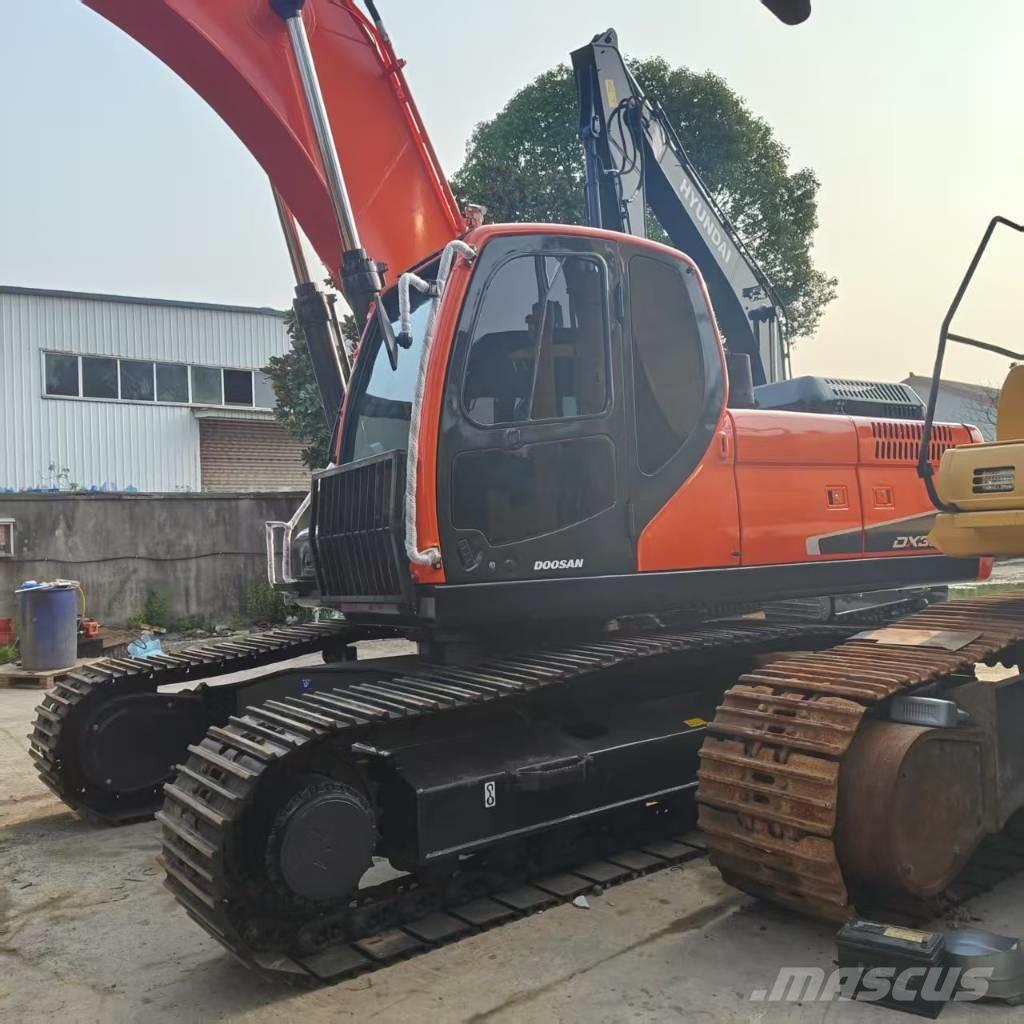 Doosan DX 300 LC Roomikekskavaatorid