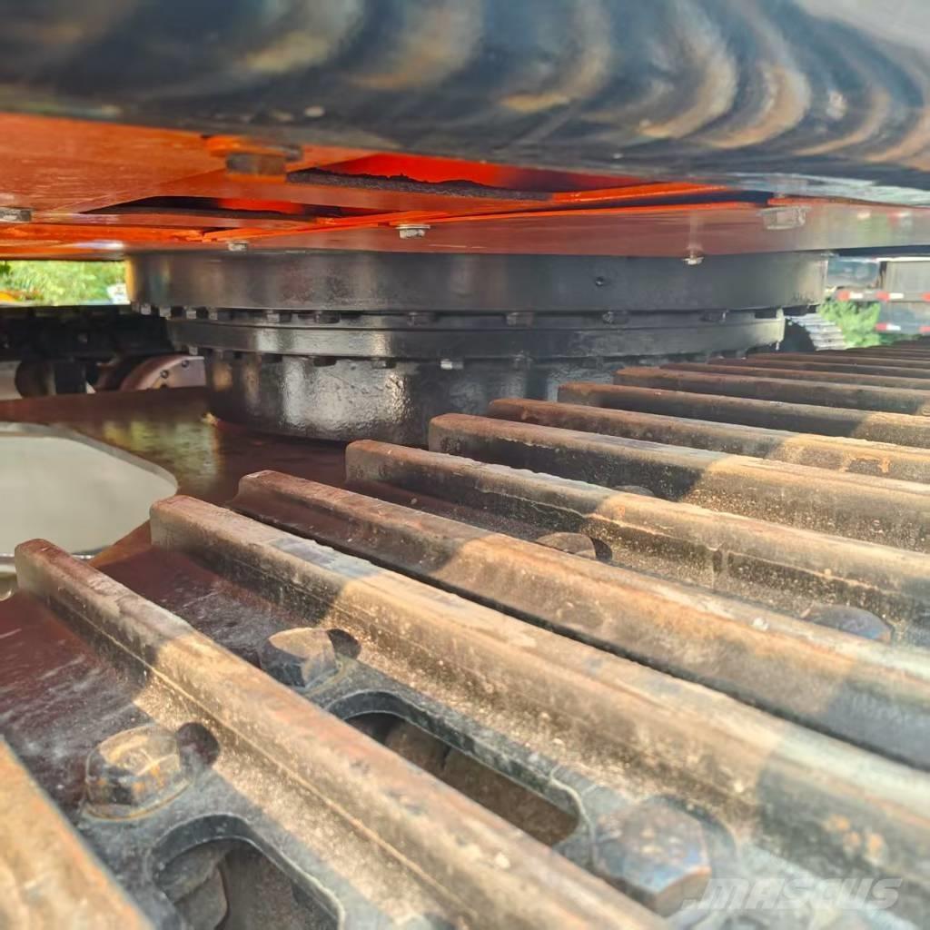 Doosan DX 300 LC Roomikekskavaatorid
