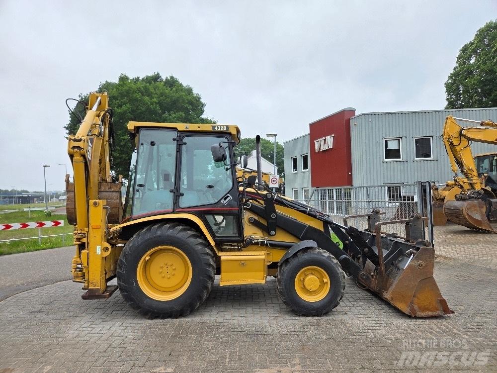 CAT 432D Ekskavaatorlaadurid
