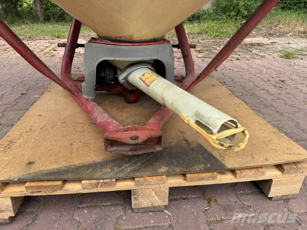 Vicon pendelstrooier Mineraalväetise laoturid