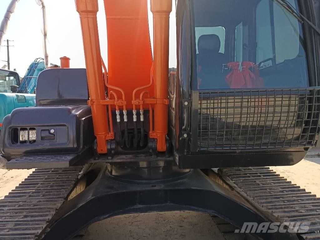 Hitachi ZX 120 Roomikekskavaatorid