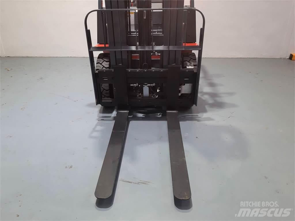 Heli CPCD25 XC26H Diiseltõstukid