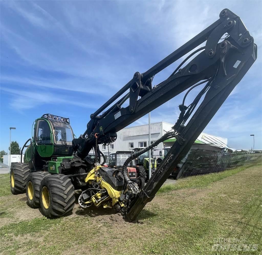 John Deere 1270 E Harvesterid