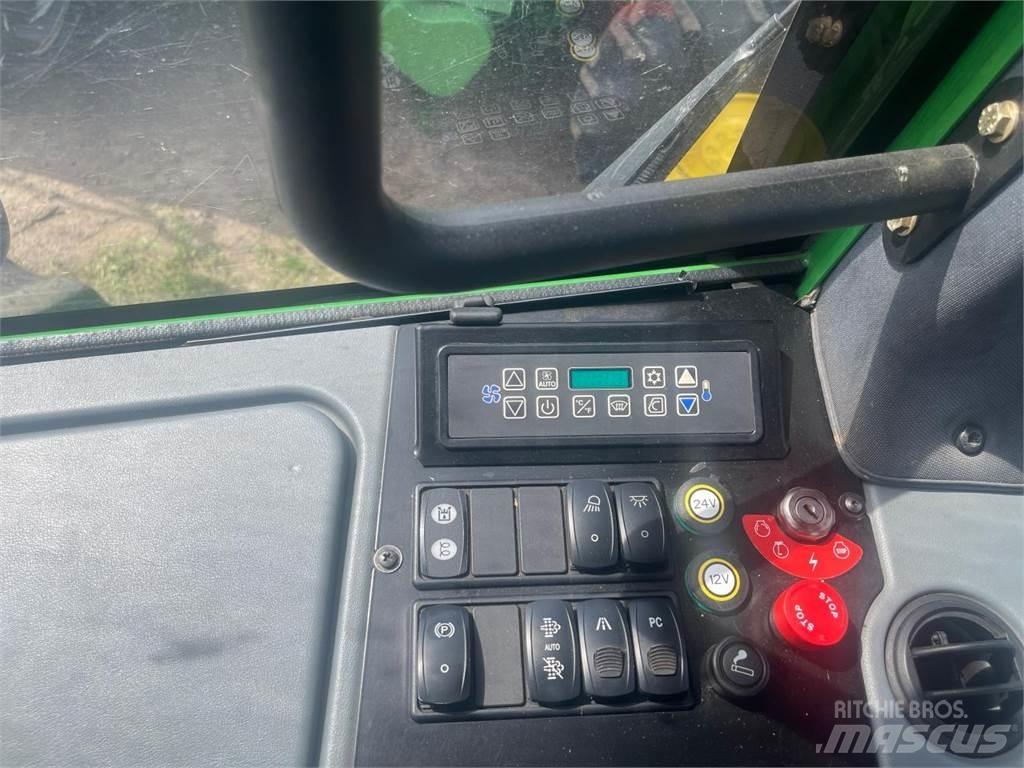 John Deere 1270 E Harvesterid
