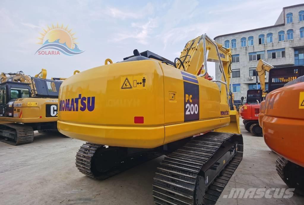 Komatsu PC 200-7 Roomikekskavaatorid