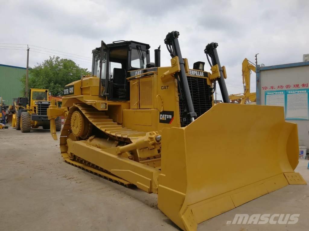 CAT D 7 R Buldooserid