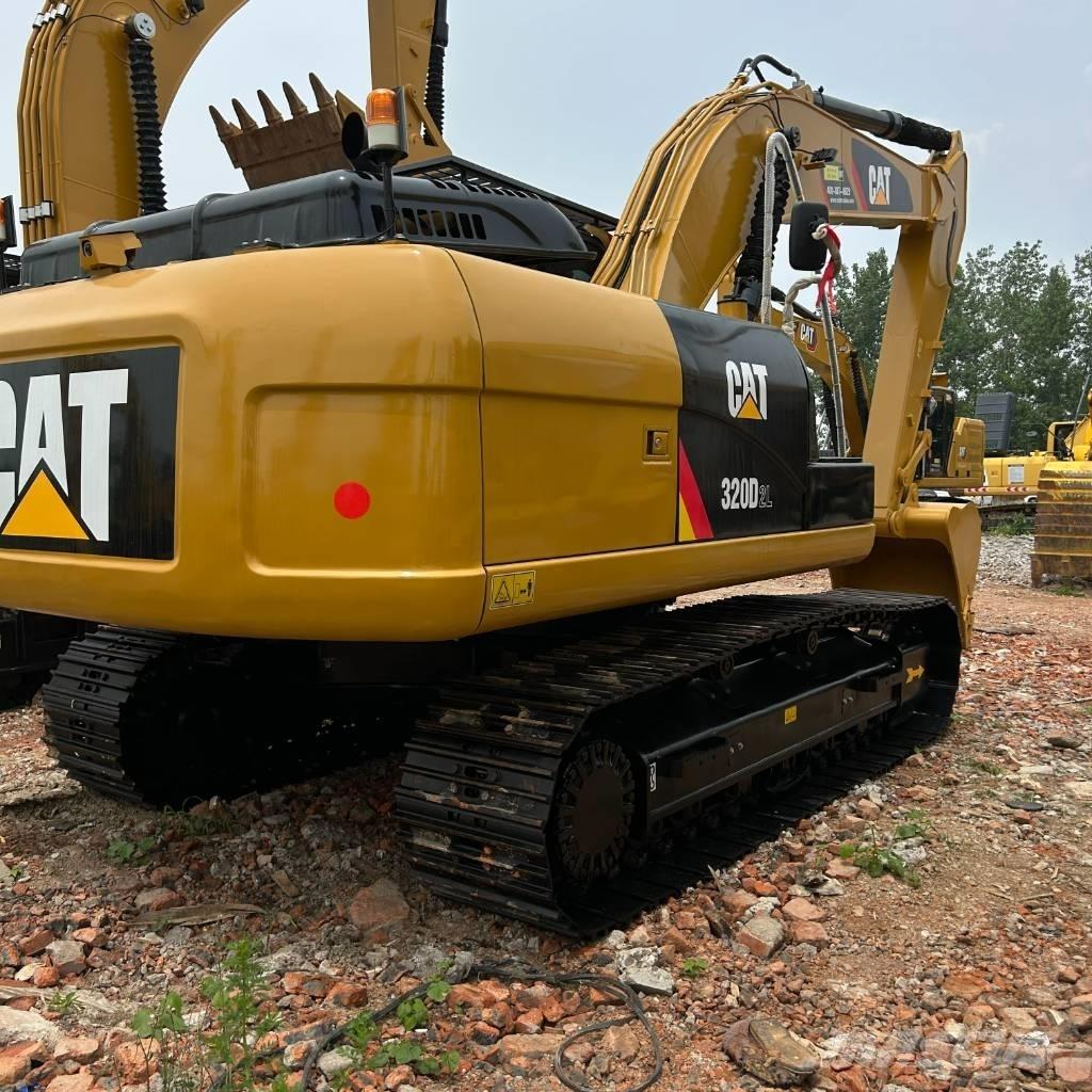 CAT 320D2L Roomikekskavaatorid