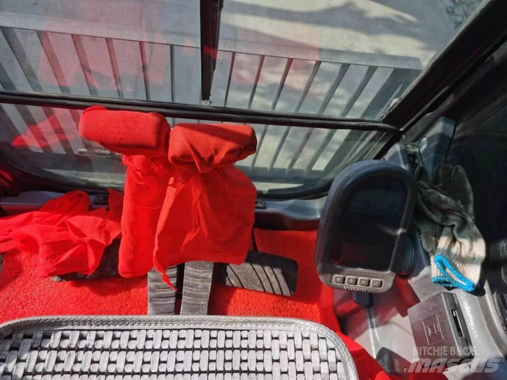 Volvo EC 210 B LC Roomikekskavaatorid