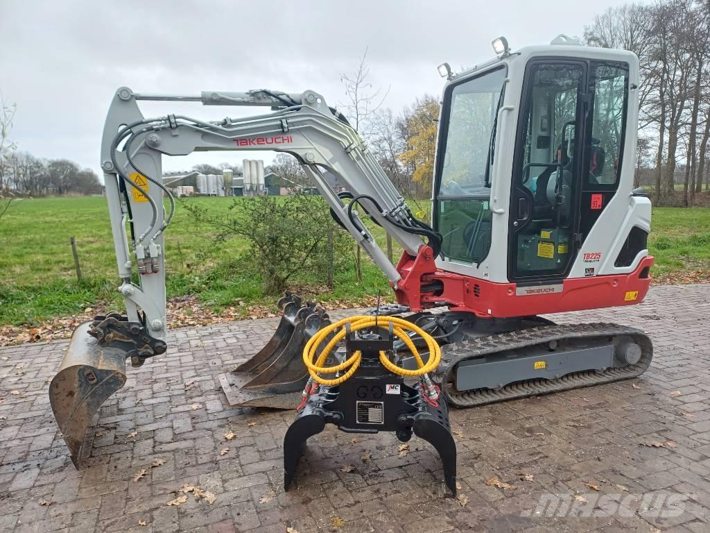 Takeuchi TB 225 Miniekskavaatorid < 7 t