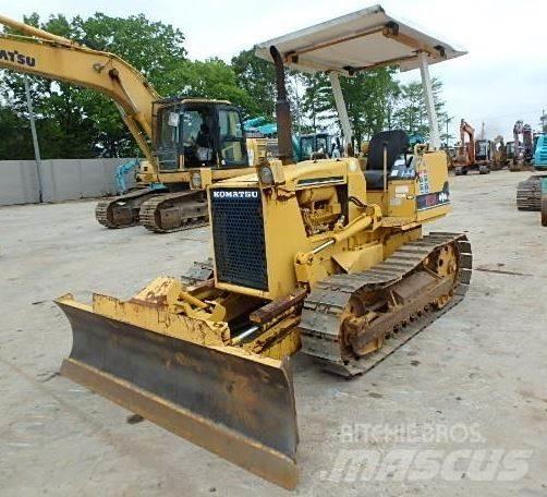 Komatsu D 20 A-6 Buldooserid