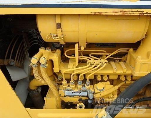 Komatsu D 20 A-6 Buldooserid