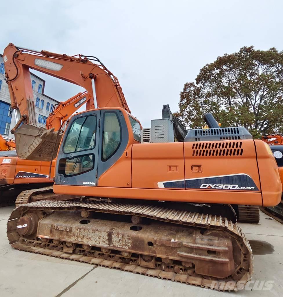 Doosan DX 300 LC Roomikekskavaatorid