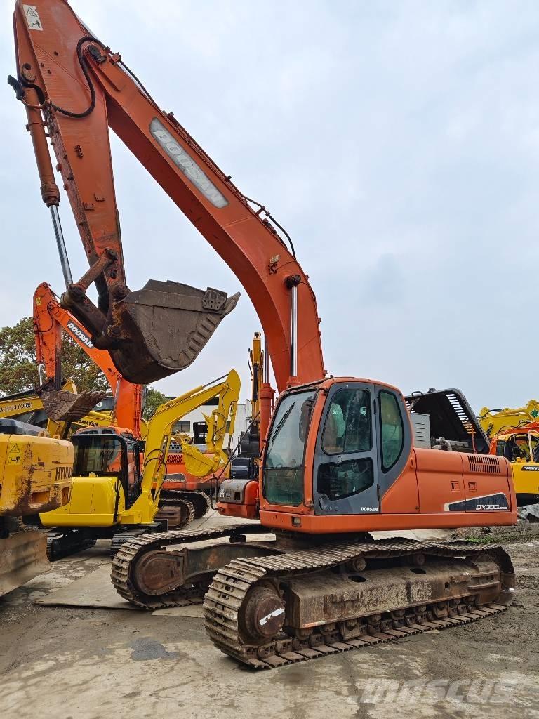 Doosan DX 300 LC Roomikekskavaatorid
