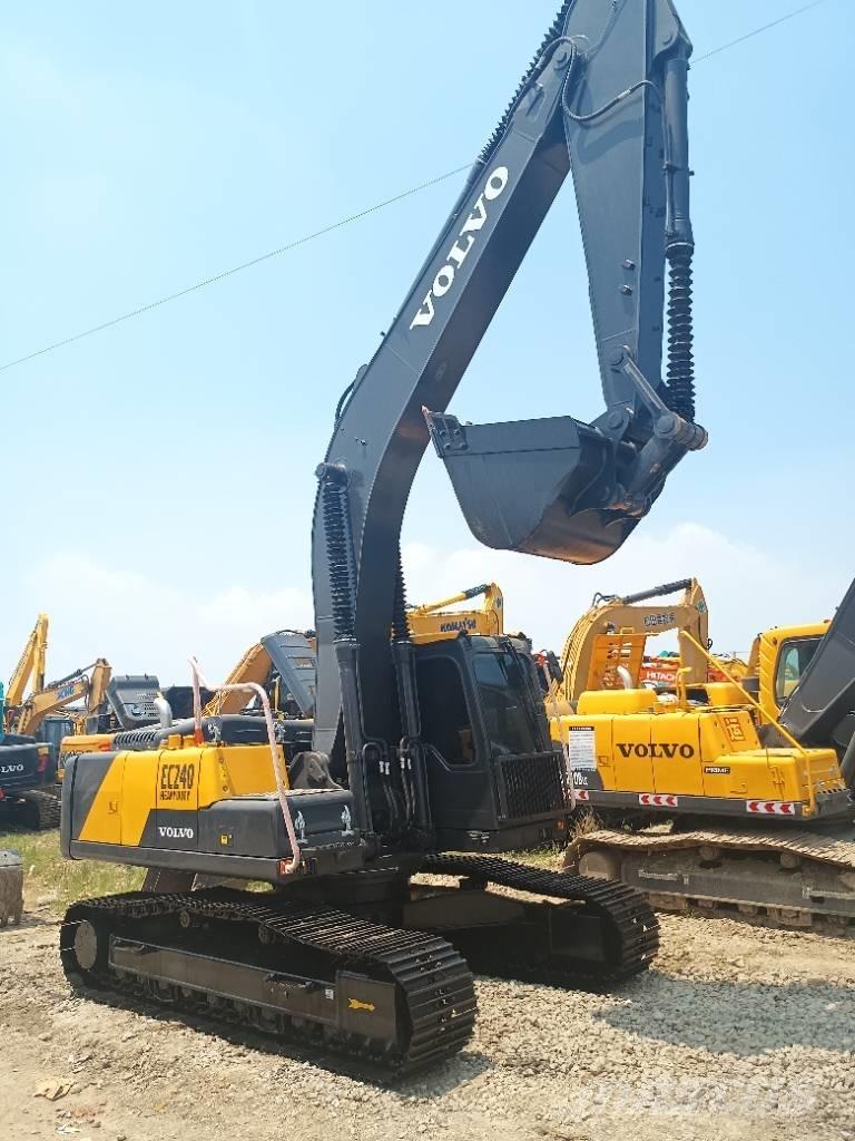 Volvo EC 240 Roomikekskavaatorid